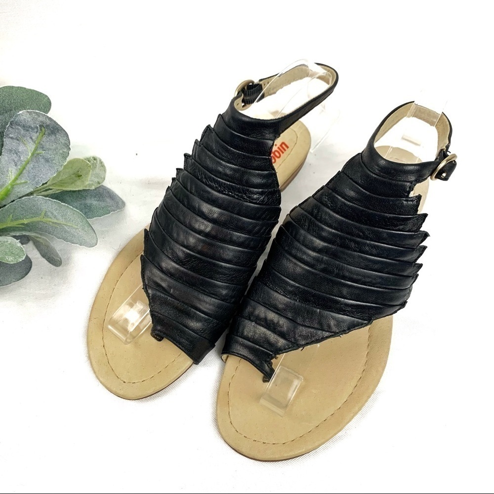 FarylRobin black leather sandals, size 7